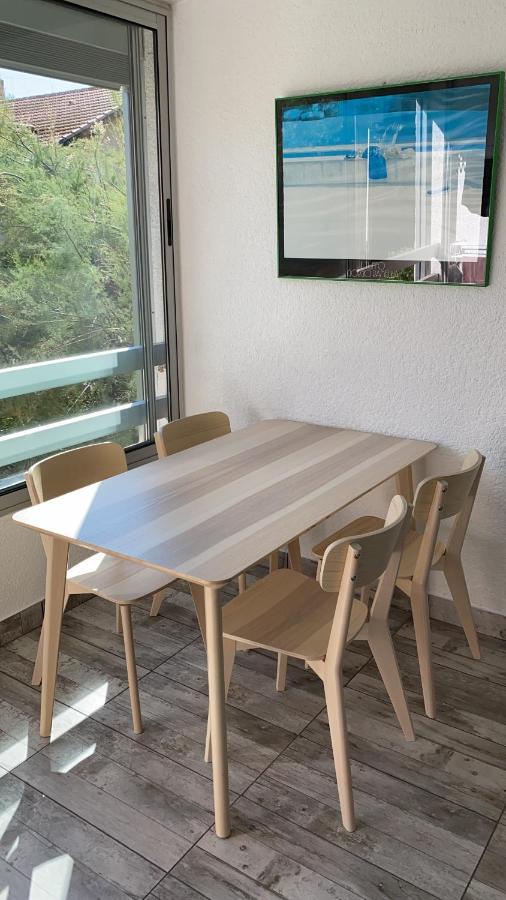 Spacieux studio sur le port de Hyères Extérieur photo